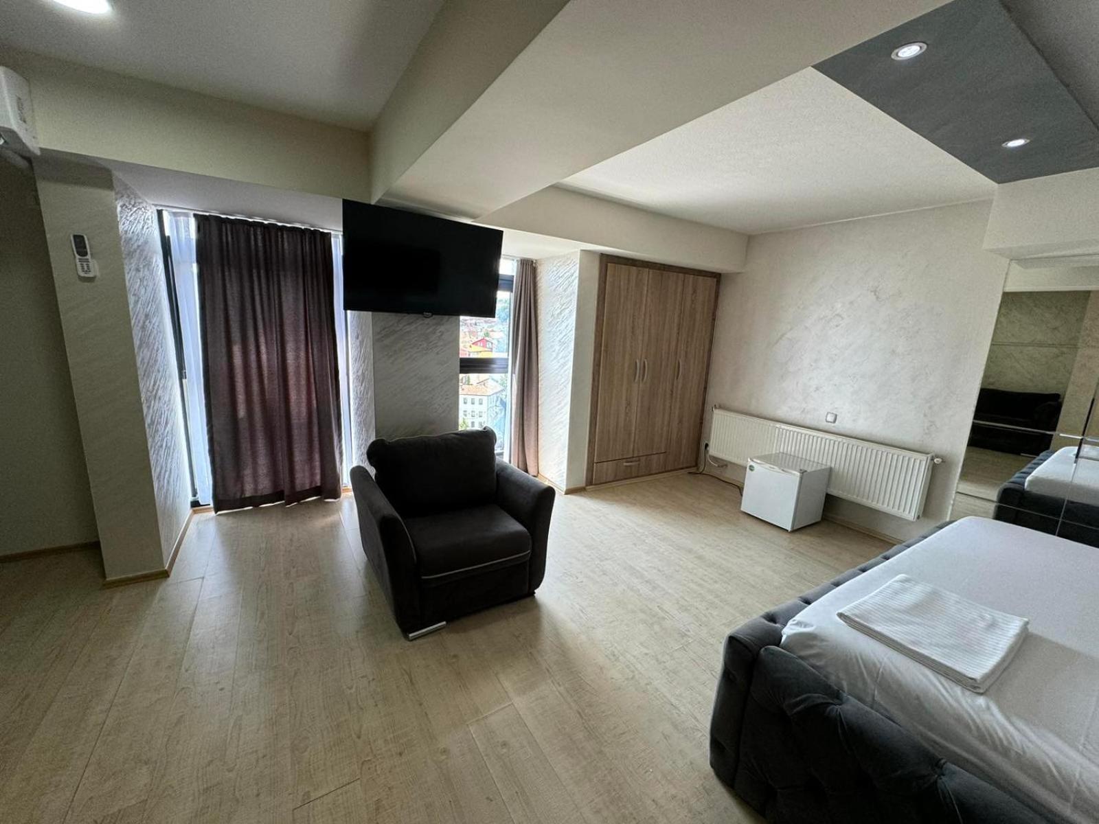 Hotel Pashtriku Gjakova Extérieur photo